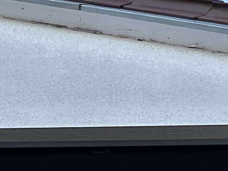 Bild zum BAU-Forumsbeitrag: Silikon zwischen Wärmedämmung und Dach löst sich: Risiken und Reparaturmöglichkeiten im Forum Außenwände und Fassaden
