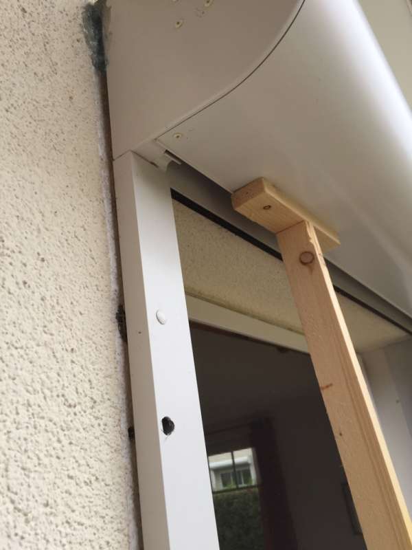 Bild zum BAU-Forumsbeitrag: Lösen der Seitenführung Rollladen im Forum Fenster und Außentüren