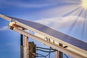 Optimale Platzierung und Ausrichtung: Tipps für den Bau eines professionellen Solar Balkonkraftwerks - Tom auf Pixabay