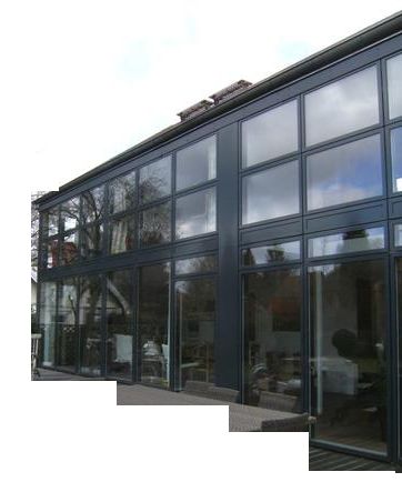 BAU.DE / BAU-Forum: 1. Bild zu Frage "Glasfront Westseite  -  Sonnenschutz, Sichtschutz, Wärmedämmung?" im BAU-Forum "Außenwände und Fassaden"