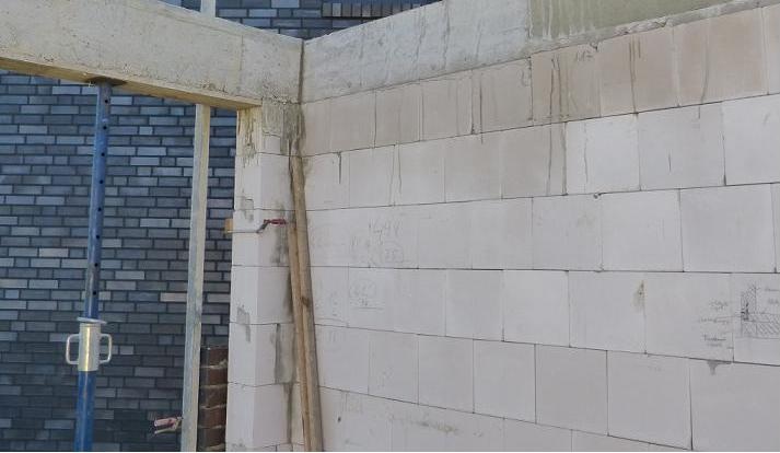 BAU.DE / BAU-Forum: 2. Bild zu Antwort "Anbei zwei Impressionen. Meine Grundsatzfrage wäre also: ..." auf die Frage "Stabilisierung Mauerwerk" im BAU-Forum "Außenwände und Fassaden"