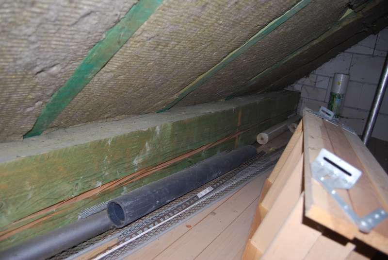 Bild zum BAU-Forumsbeitrag: Große Risse in Dachpfette im Forum Dach