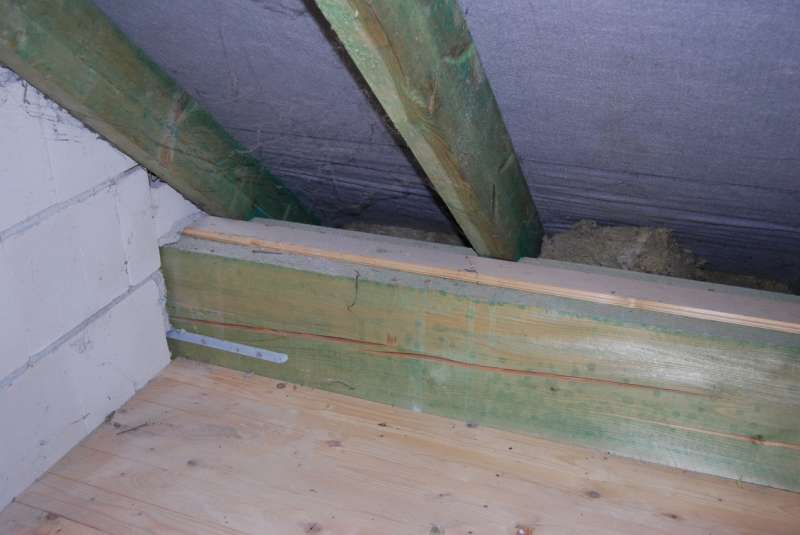 Bild zum BAU-Forumsbeitrag: Große Risse in Dachpfette im Forum Dach