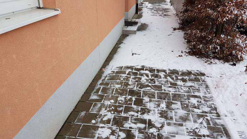 BAU.DE / Forum: 2. Bild zu Frage "Pflastersteine auf dem Gehweg plötzlich uneben" im Forum "Rund um den Garten"