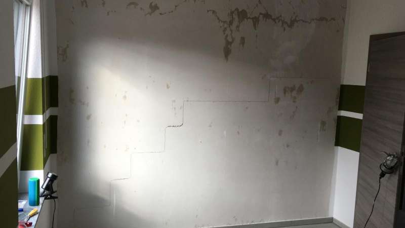 Bild zum BAU-Forumsbeitrag: treppenförmiger Riss nicht tragende Wand in Dachgeschoss im Forum Innenwände