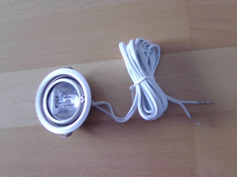 Bild zum BAU-Forumsbeitrag: wie schließe ich im Bad einen Steckdose UND zwei Lampen an nur eine (dreiadrige) Leitung an? im Forum Installation: Elektro, Gas, Wasser, Fernwärme etc.