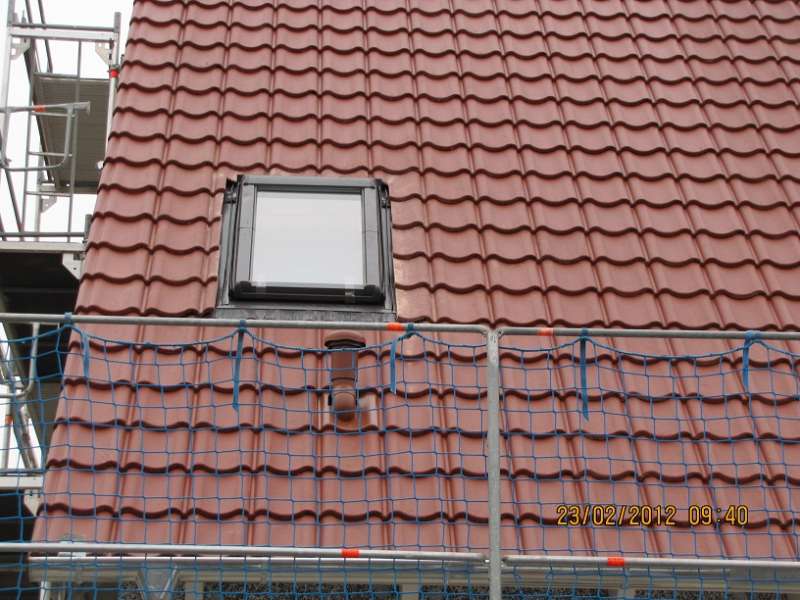Bild zum BAU-Forumsbeitrag: Abstand Entlüftungsrohr Dachfenster (siehe Bild) im Forum Installation: Elektro, Gas, Wasser, Fernwärme etc.