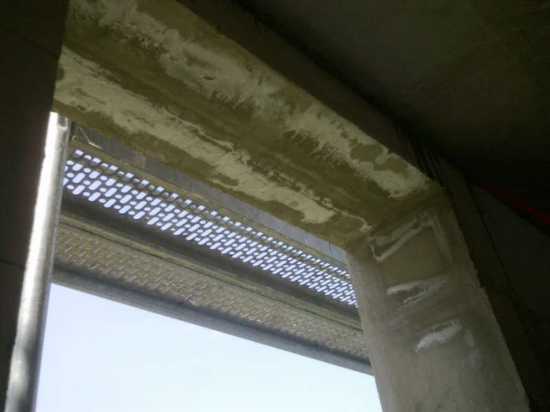 Bild zum BAU-Forumsbeitrag: Feuchtigkeit / Ausblühungen Fensterlaibung (Rohbau!) im Forum Neubau