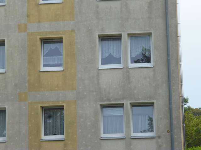 BAU.DE / BAU-Forum: 4. Bild zu Antwort "@Herr Jaskulski: Ihre Fotos ..." auf die Frage "WDVS, welches System?" im BAU-Forum "Modernisierung / Sanierung / Bauschäden"