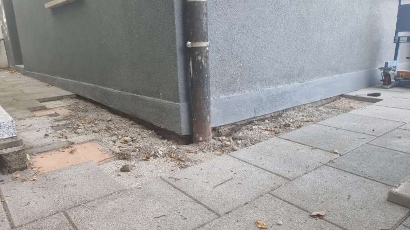 BAU.DE / Forum: 2. Bild zu Frage "Hausfundament Hausbodenplatte beschädigt" im Forum "Tiefbau und Spezialtiefbau"