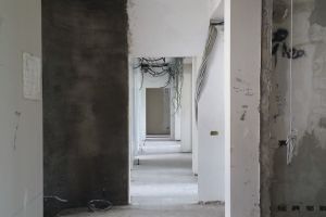Altbausanierung - In Eigenregie oder vom Profi durchführen lassen? - Bild: esistesolo1marcycev auf Pixabay