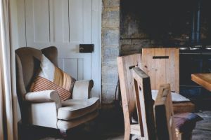 Einrichtung: Tipps für den natürlichen Look - wie Sie Ihre Wohnung natürlich einrichten können - Bild: Annie Spratt auf Unsplash