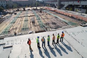 Projektmanagement beim Bau - so meistern Bauherren die Bauphase - Bild: Scott Blake auf Unsplash