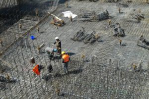 Baustellenbeleuchtung nach Norm: Ein Leitfaden für Sicherheit und Effizienz bei Nachtarbeiten - Bild: joffi / Pixabay