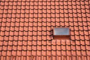 Darum lohnt es sich, mit einem erfahrenen Dachdecker zusammenzuarbeiten - Bild: Artur Pawlak / Pixabay