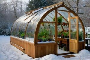 Gewächshaus richtig überwintern: Tipps für Pflege und Pflanzen im Winter - Bild: BauKI / BAU.DE