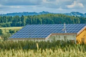 Solarstrom für Unternehmen: Chancen durch Photovoltaikanlagen auf dem Firmendach - Bild: Roy Buri / Pixabay Solarstrom für Unternehmen: Chancen durch Photovoltaikanlagen auf dem Firmendach - Bild: Roy Buri / Pixabay