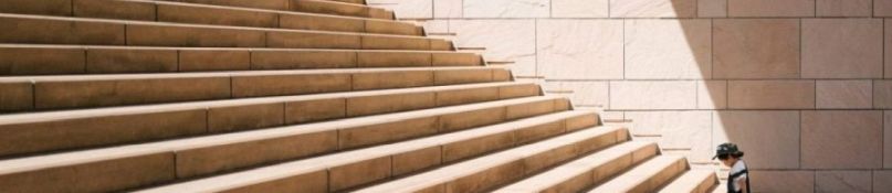 Kragarmtreppen im Neubau: Moderne Ästhetik und praktische Lösungen